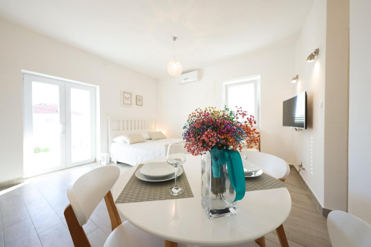 Pavle'S Apartment Zadar Exterior photo